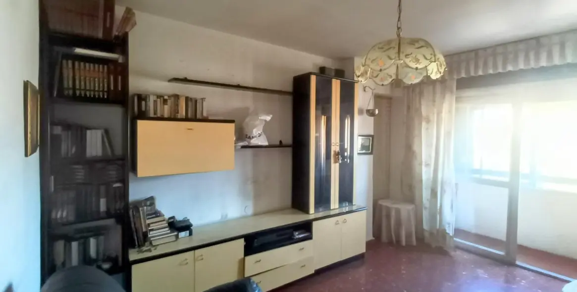 Sale of middle floor apartment in La Roca 20