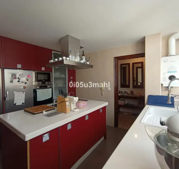 Middle floor apartment R5213167