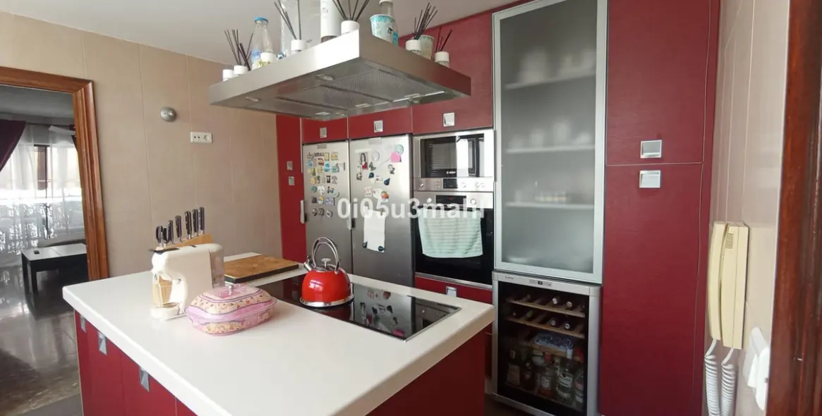 Sale of middle floor apartment in La Trinidad 2
