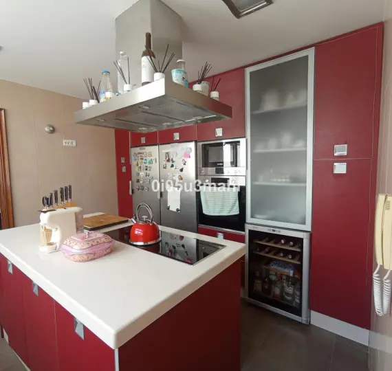 Middle floor apartment R5213167