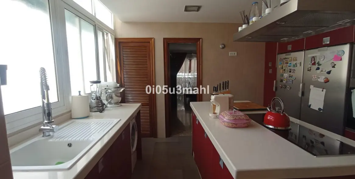 Sale of middle floor apartment in La Trinidad 3