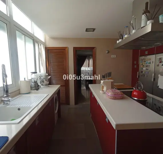 Middle floor apartment R5213167