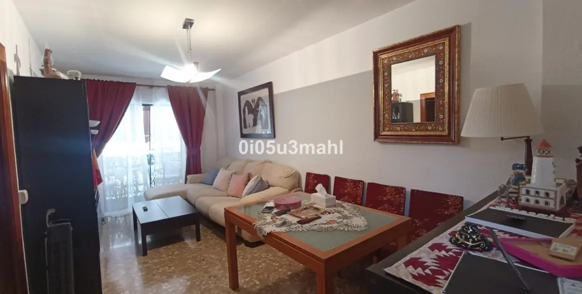 Sale of middle floor apartment in La Trinidad 5