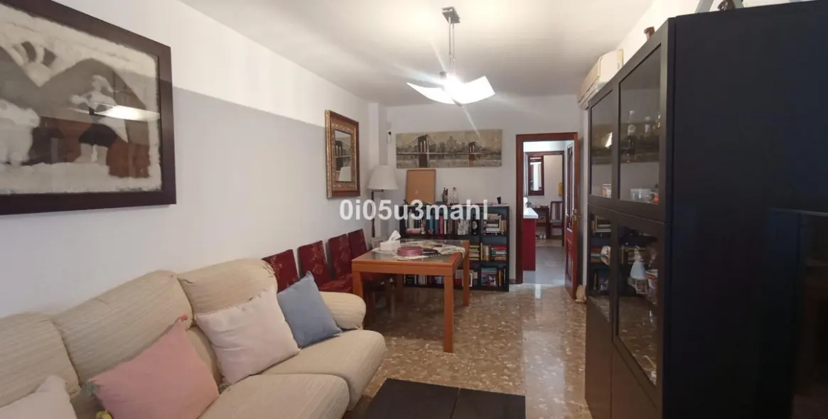 Sale of middle floor apartment in La Trinidad 6