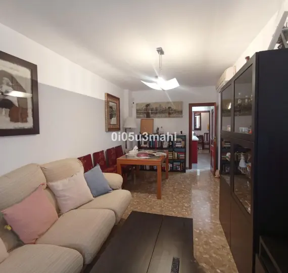 Middle floor apartment R5213167