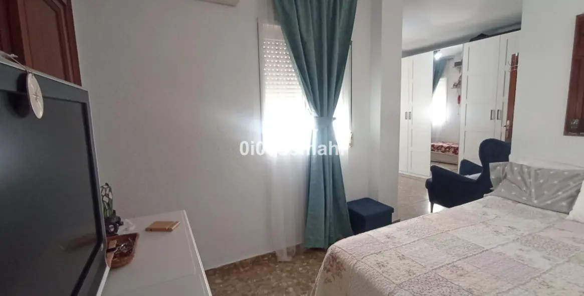 Sale of middle floor apartment in La Trinidad 9