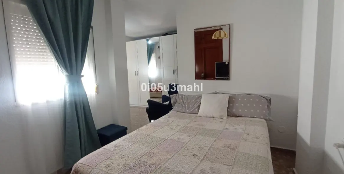 Sale of middle floor apartment in La Trinidad 10