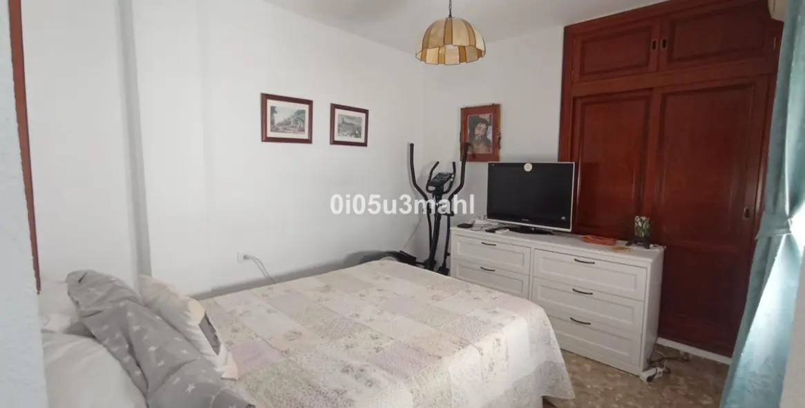 Sale of middle floor apartment in La Trinidad 11