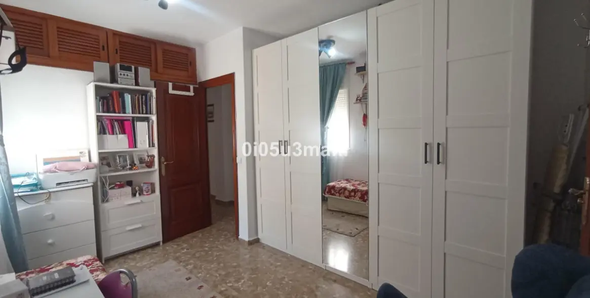 Sale of middle floor apartment in La Trinidad 12