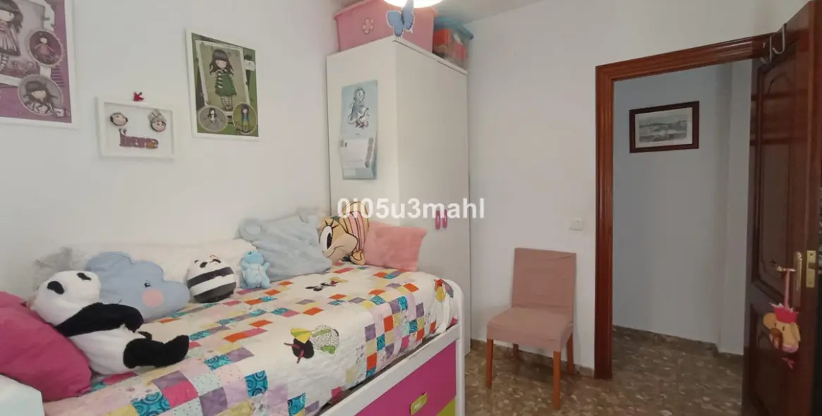 Sale of middle floor apartment in La Trinidad 20