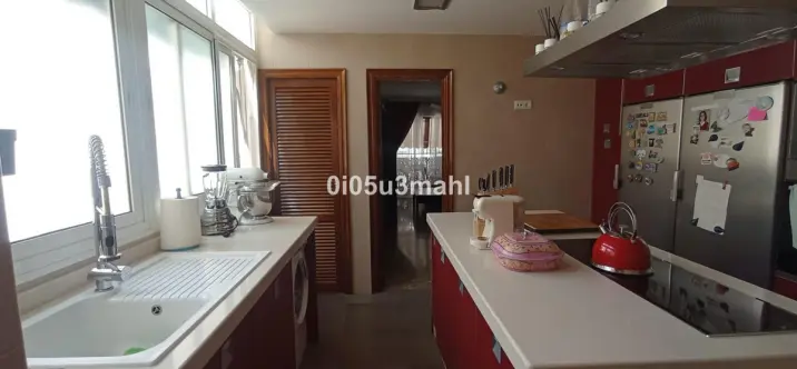 Venta de apartamento en planta media en La Trinidad 2