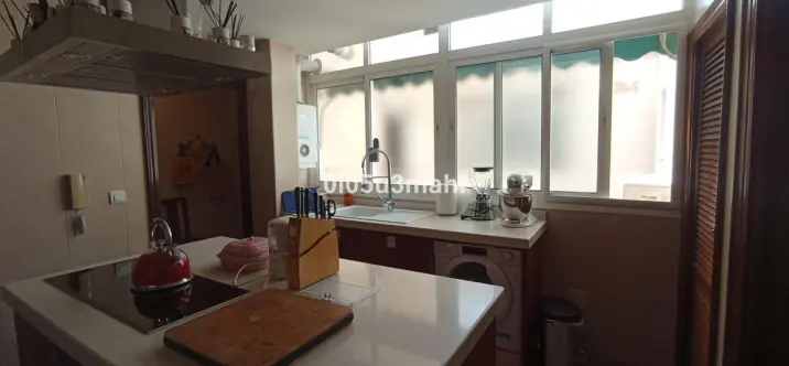 Venta de apartamento en planta media en La Trinidad 3