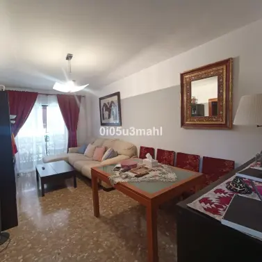 Venta de apartamento en planta media en La Trinidad