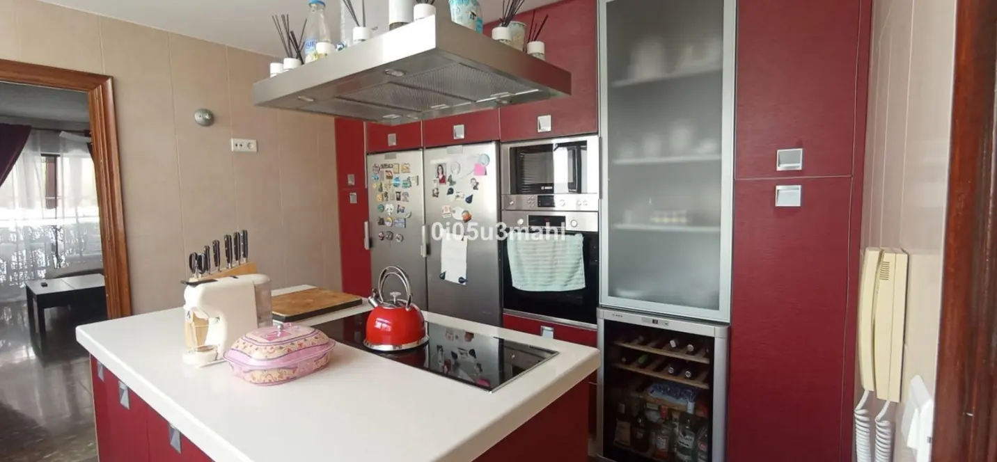 Sale of middle floor apartment in La Trinidad 1
