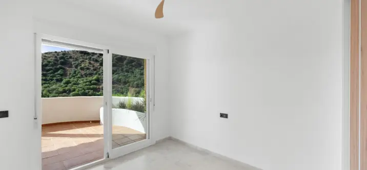 Продажа апартаментов на среднем этаже в Calahonda 3