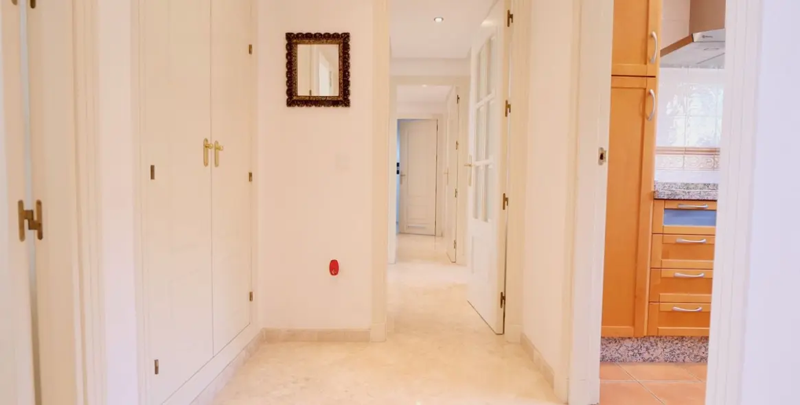 Sale of penthouse in La Mairena 3