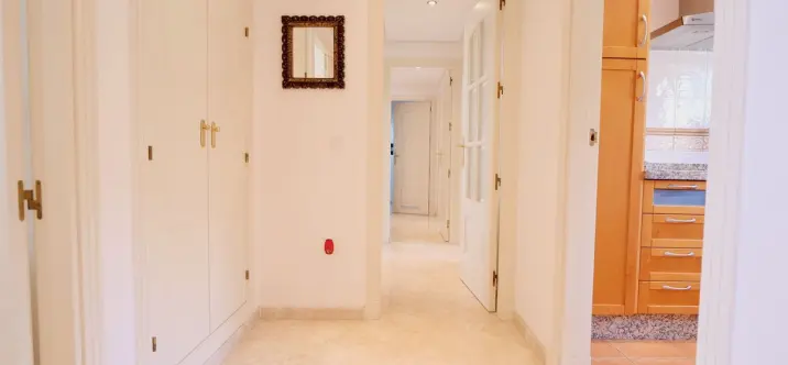 Sale of penthouse in La Mairena 2