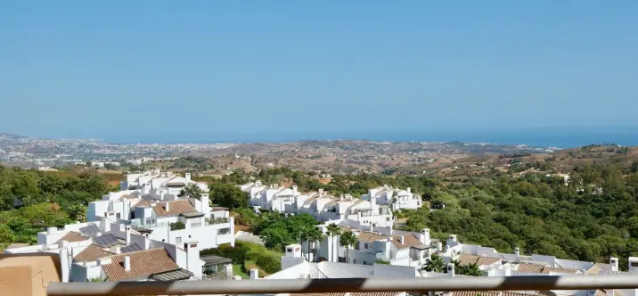 Sale of penthouse in La Mairena 4