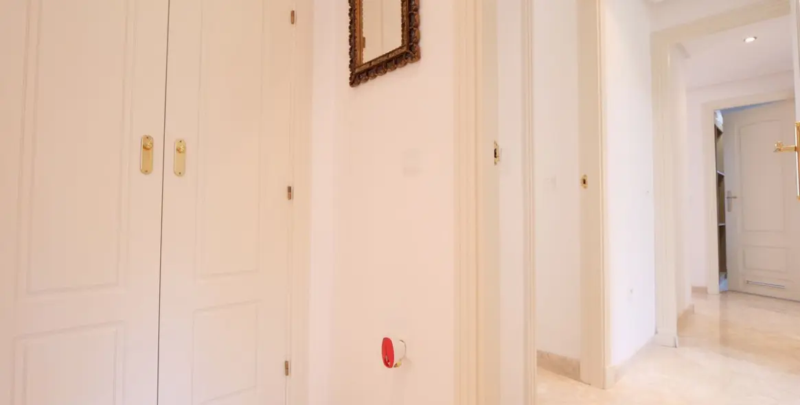 Sale of penthouse in La Mairena 8