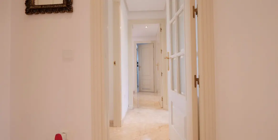 Sale of penthouse in La Mairena 11