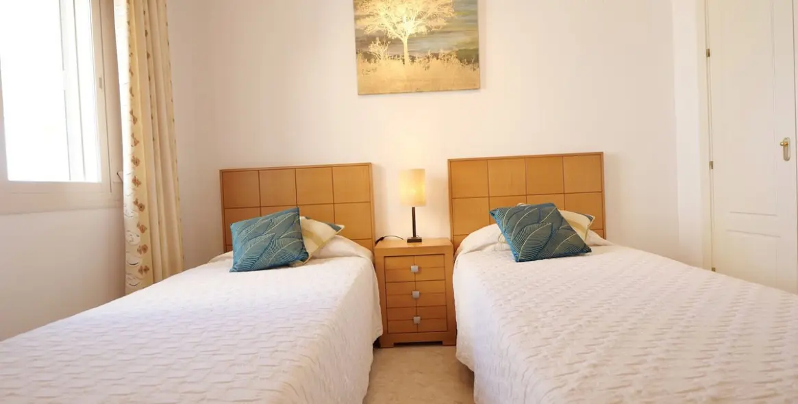 Sale of penthouse in La Mairena 15