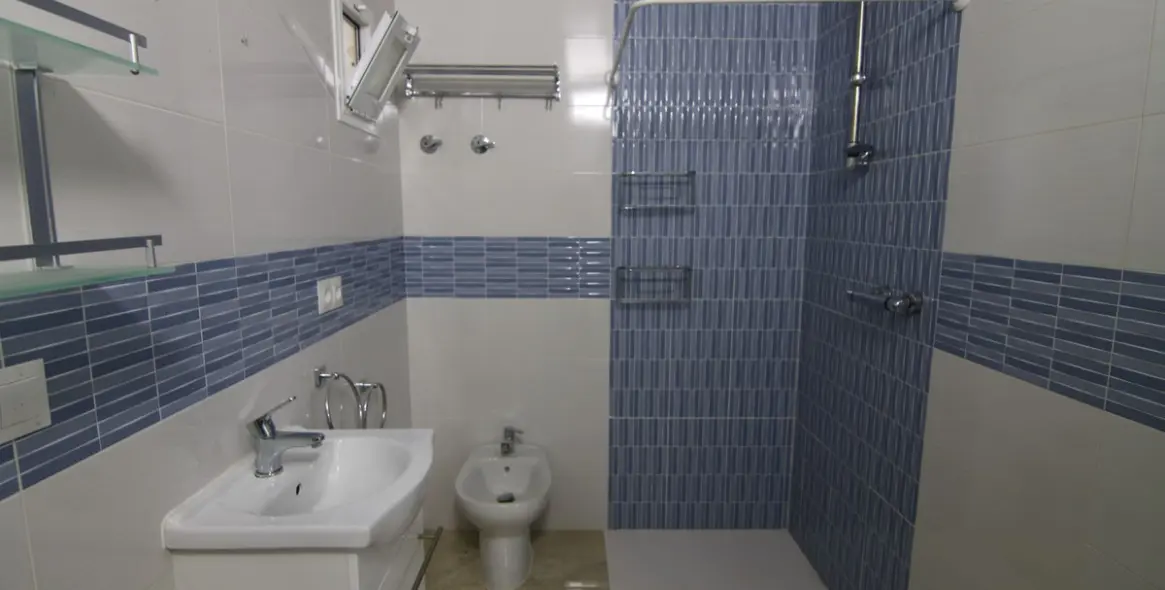 Sale of detached villa in Alora 13