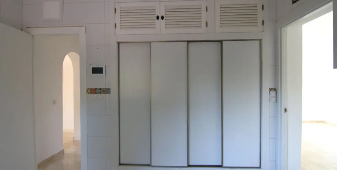 Продажа  отдельно стоящей виллы в Alora 21