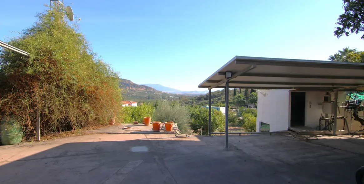 Продажа  отдельно стоящей виллы в Alora 25