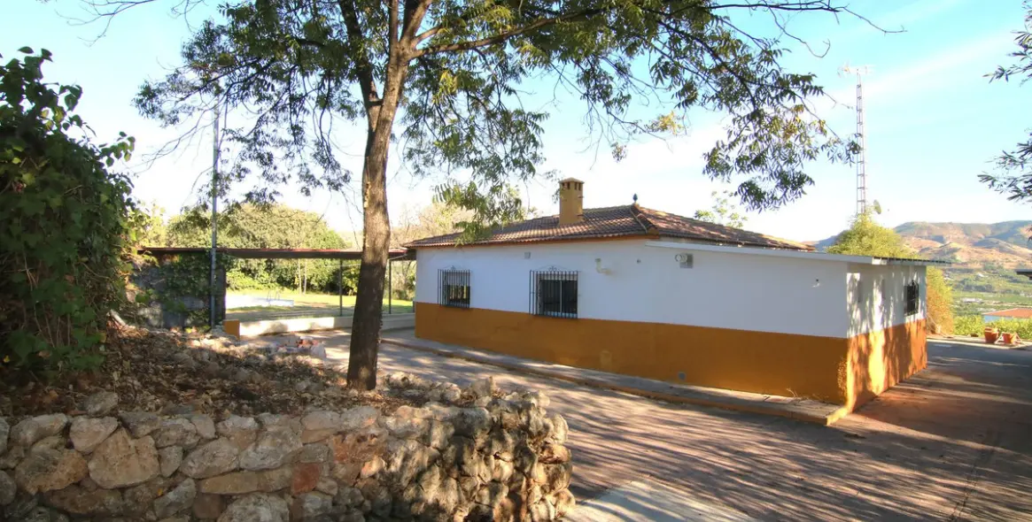 Продажа  отдельно стоящей виллы в Alora 30