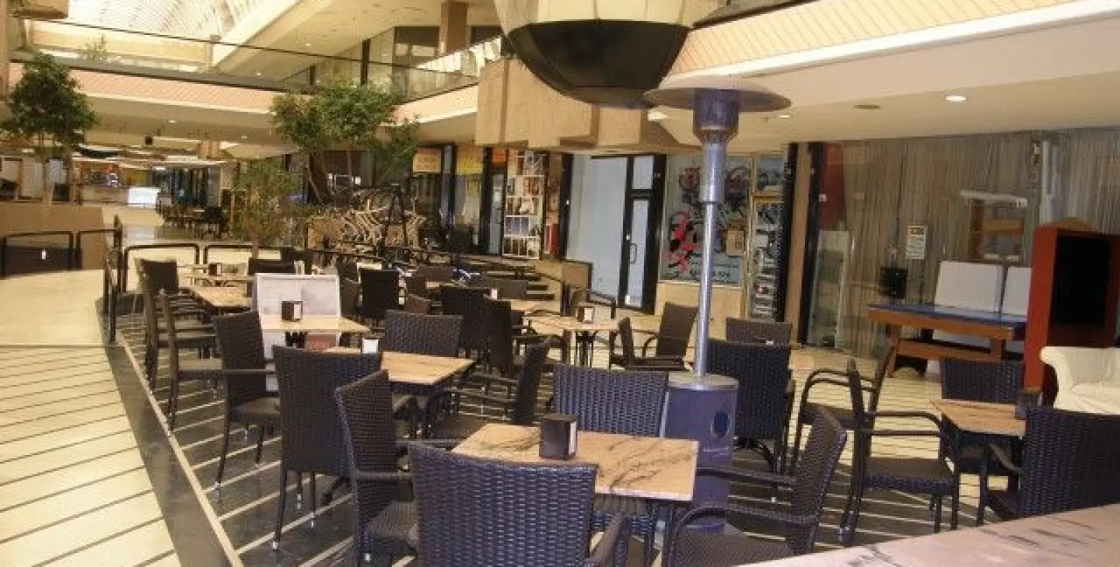 Sale of business in Puerto Banús 5