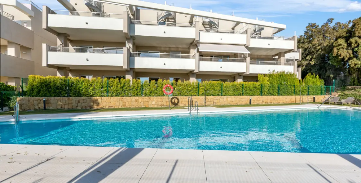 Продажа апартаментов на первом этаже в Estepona (район Estepona) 1