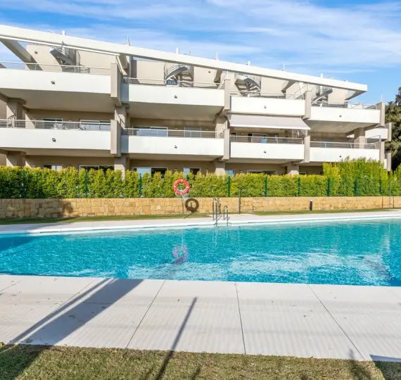 Апартаменты на первом этаже R5231131