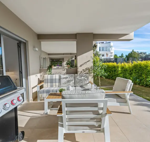 Апартаменты на первом этаже R5231131