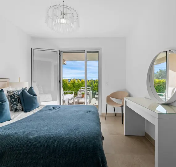 Апартаменты на первом этаже R5231131