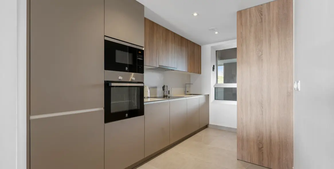 Sale of ground floor apartment in Estepona 11