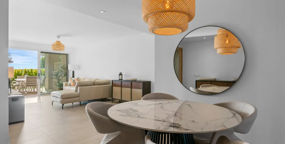 Sale of ground floor apartment in Estepona 16