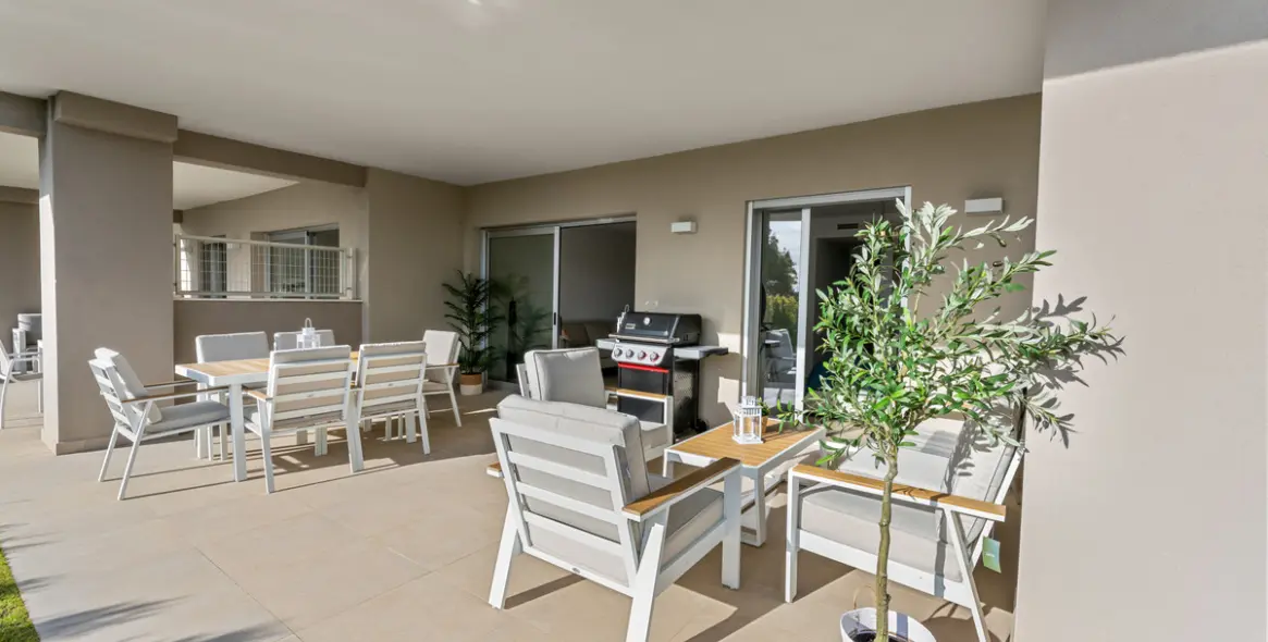 Sale of ground floor apartment in Estepona 20