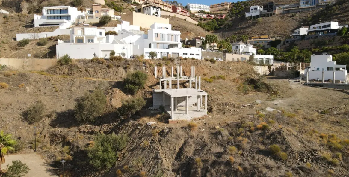 Sale of residential plot in Torrox 8