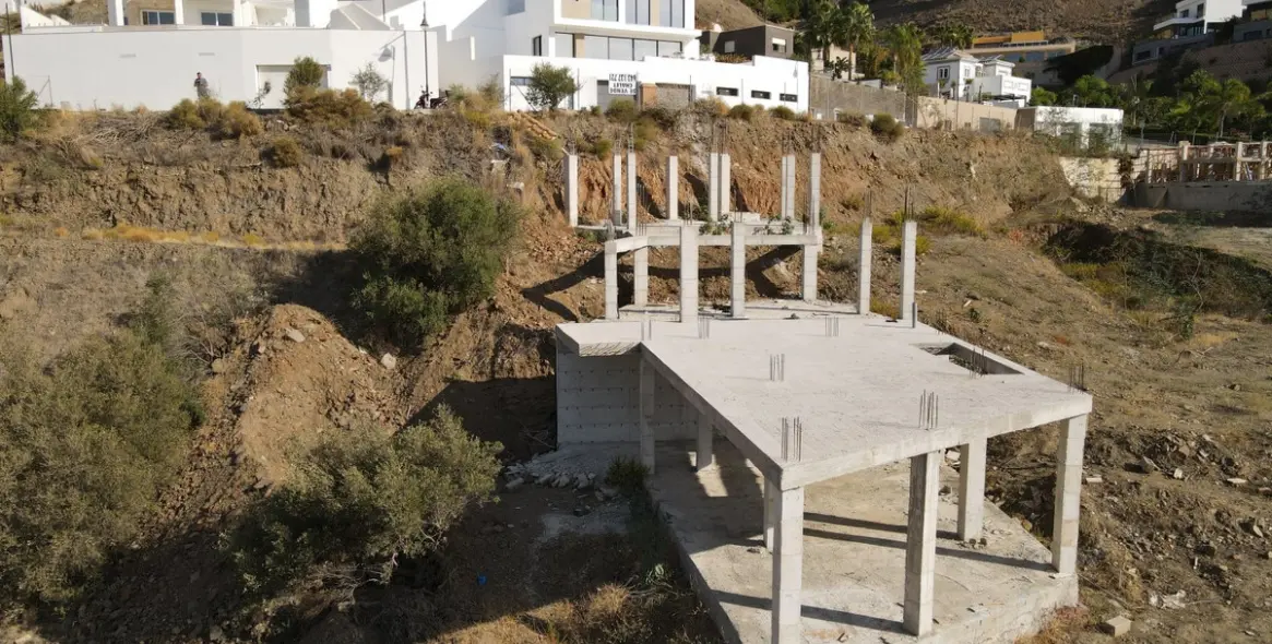 Sale of residential plot in Torrox 9