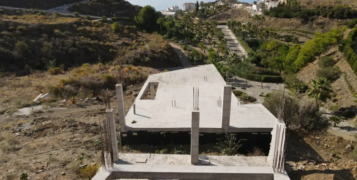 Sale of residential plot in Torrox 12