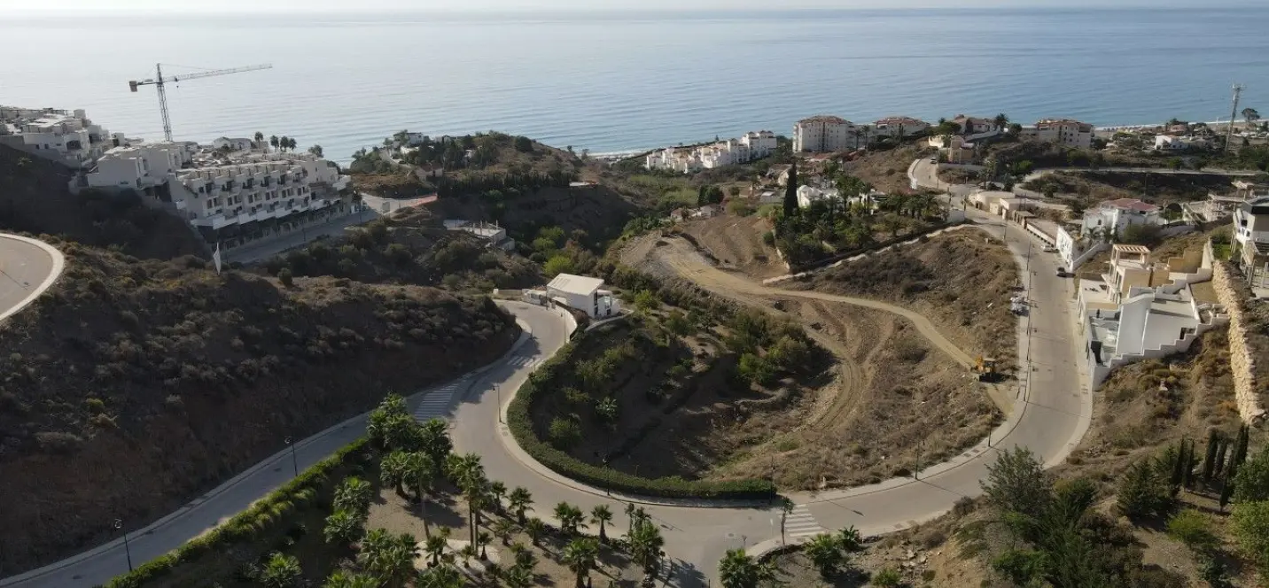 Sale of residential plot in Torrox 3