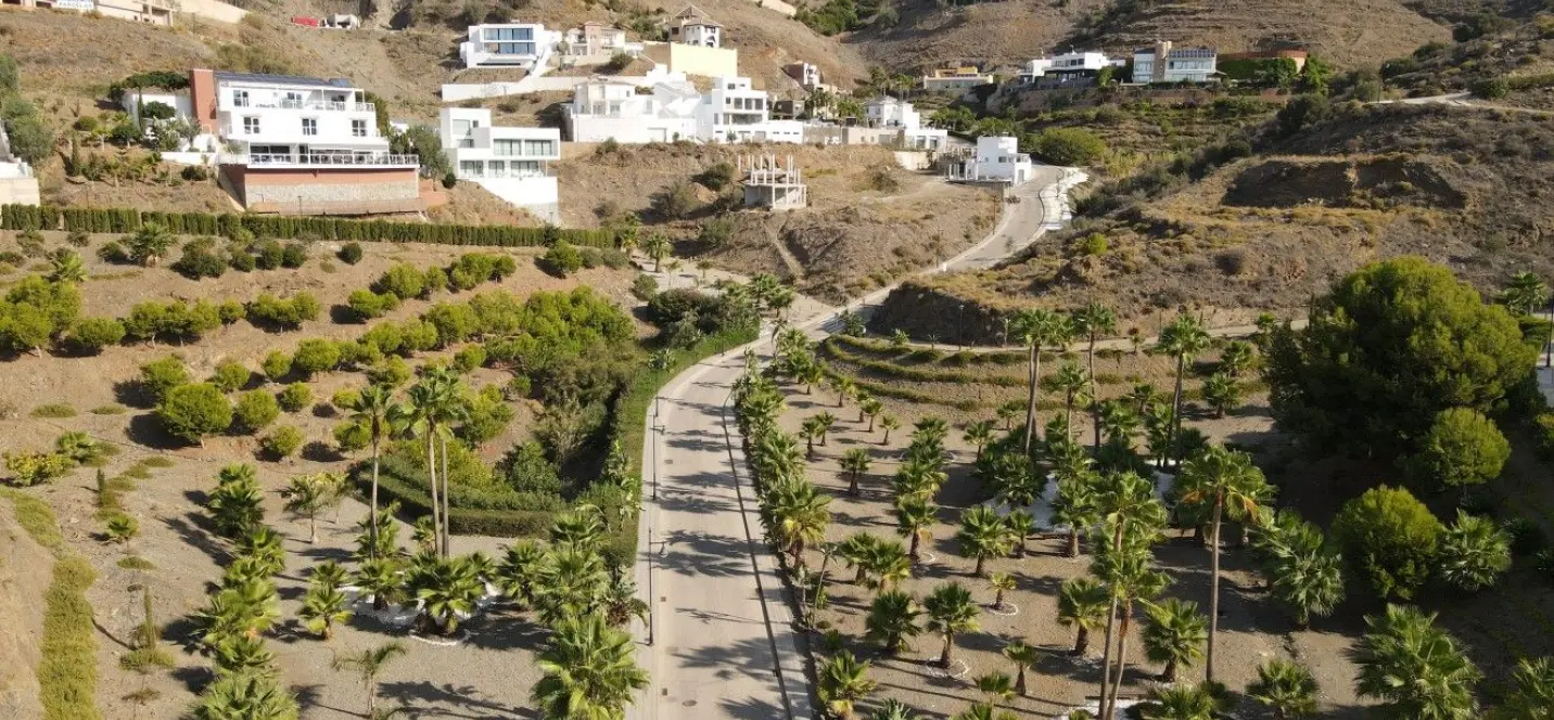 Sale of residential plot in Torrox 4