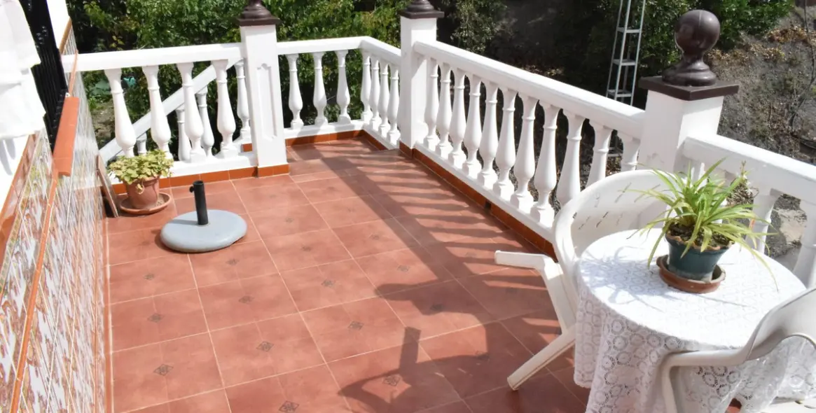 Sale of detached villa in La Viñuela 3