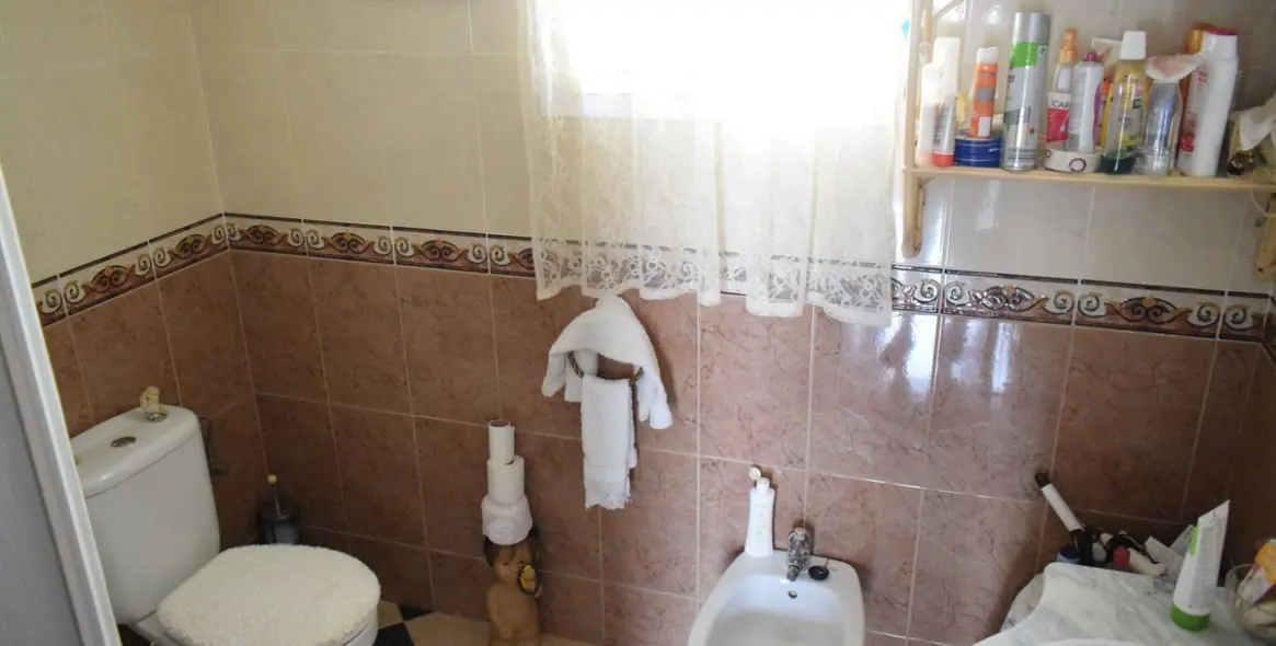 Sale of detached villa in La Viñuela 15