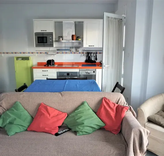 Middle floor apartment R3979039