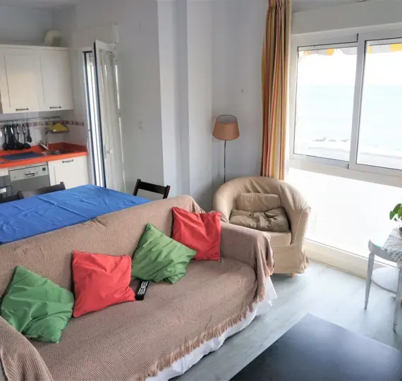 Middle floor apartment R3979039