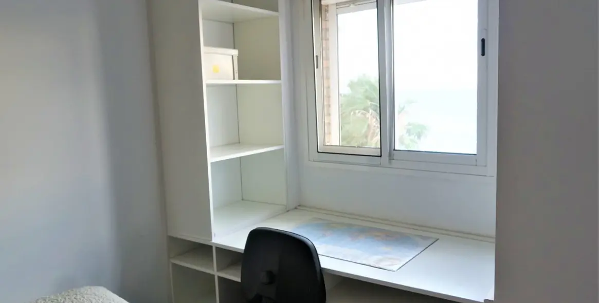 Sale of middle floor apartment in Caleta de Vélez 9