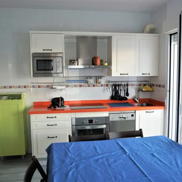 Sale of middle floor apartment in Caleta de Vélez