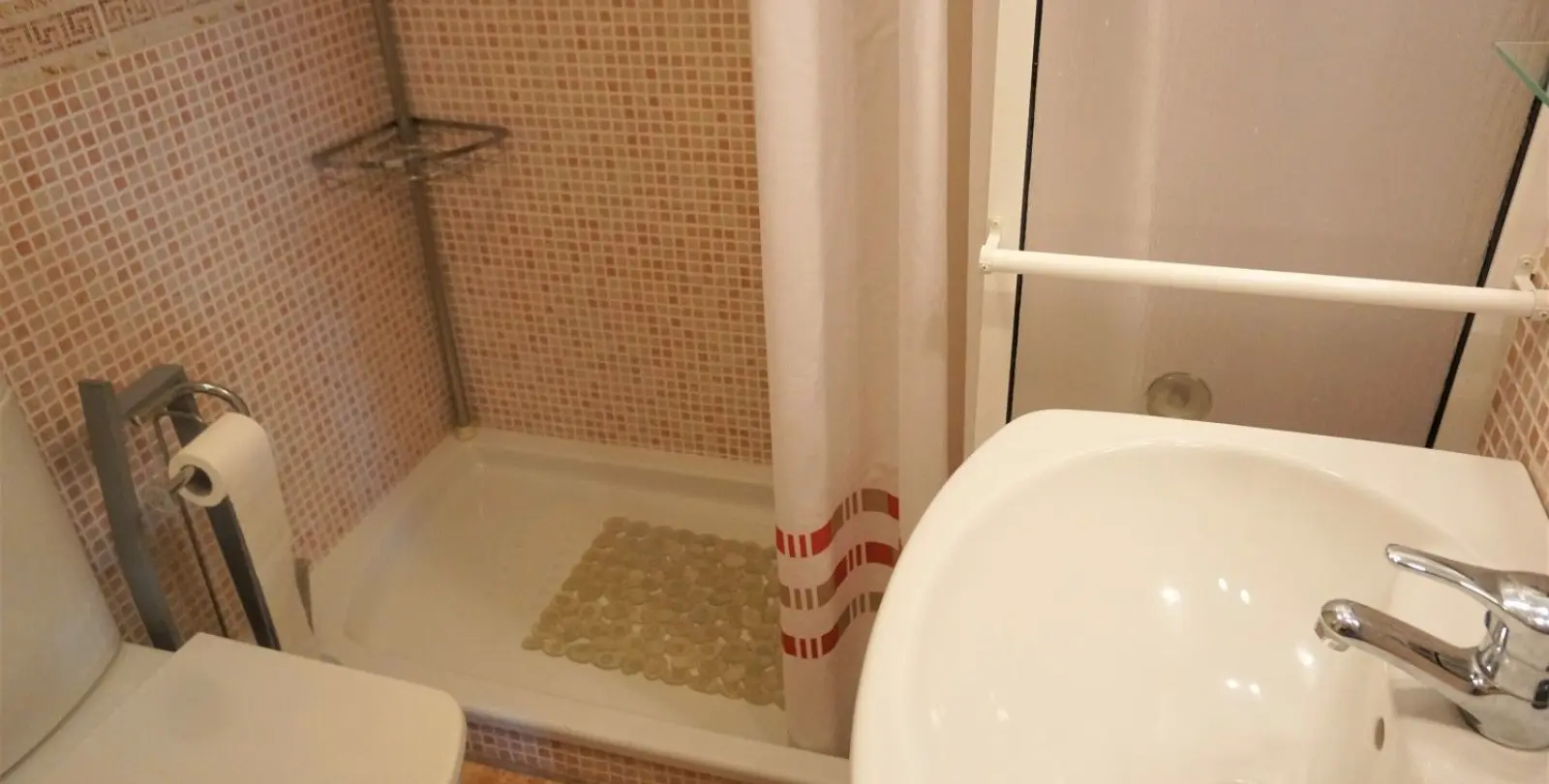 Продажа апартаментов на среднем этаже в Caleta de Vélez 10