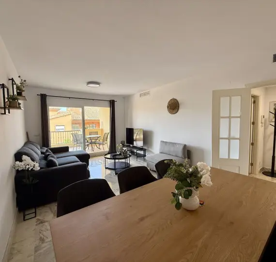 Продажа апартаментов на среднем этаже в La Cala